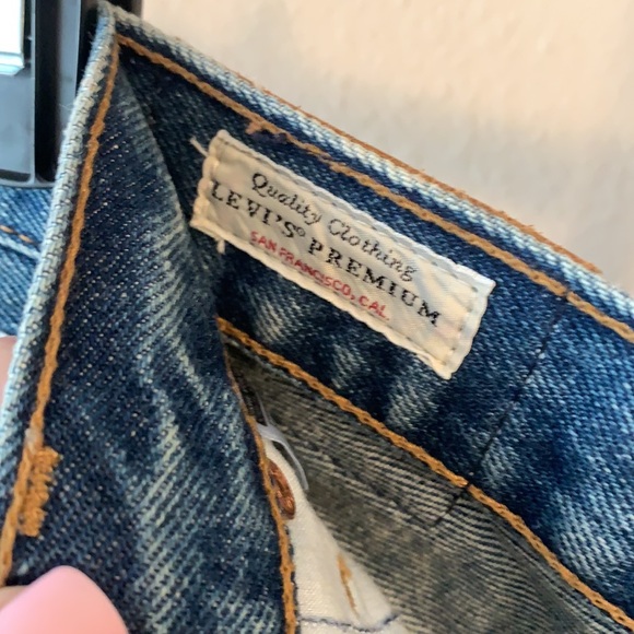 Levi Denim/Jean Shorts (Premium Wedgie Shorts) - Picture 4 of 6